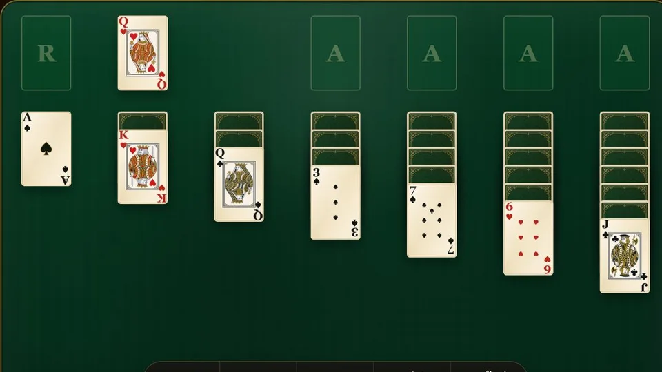 A Klondike Solitaire table showing the stock, waste, foundations and 7 tableau columns.